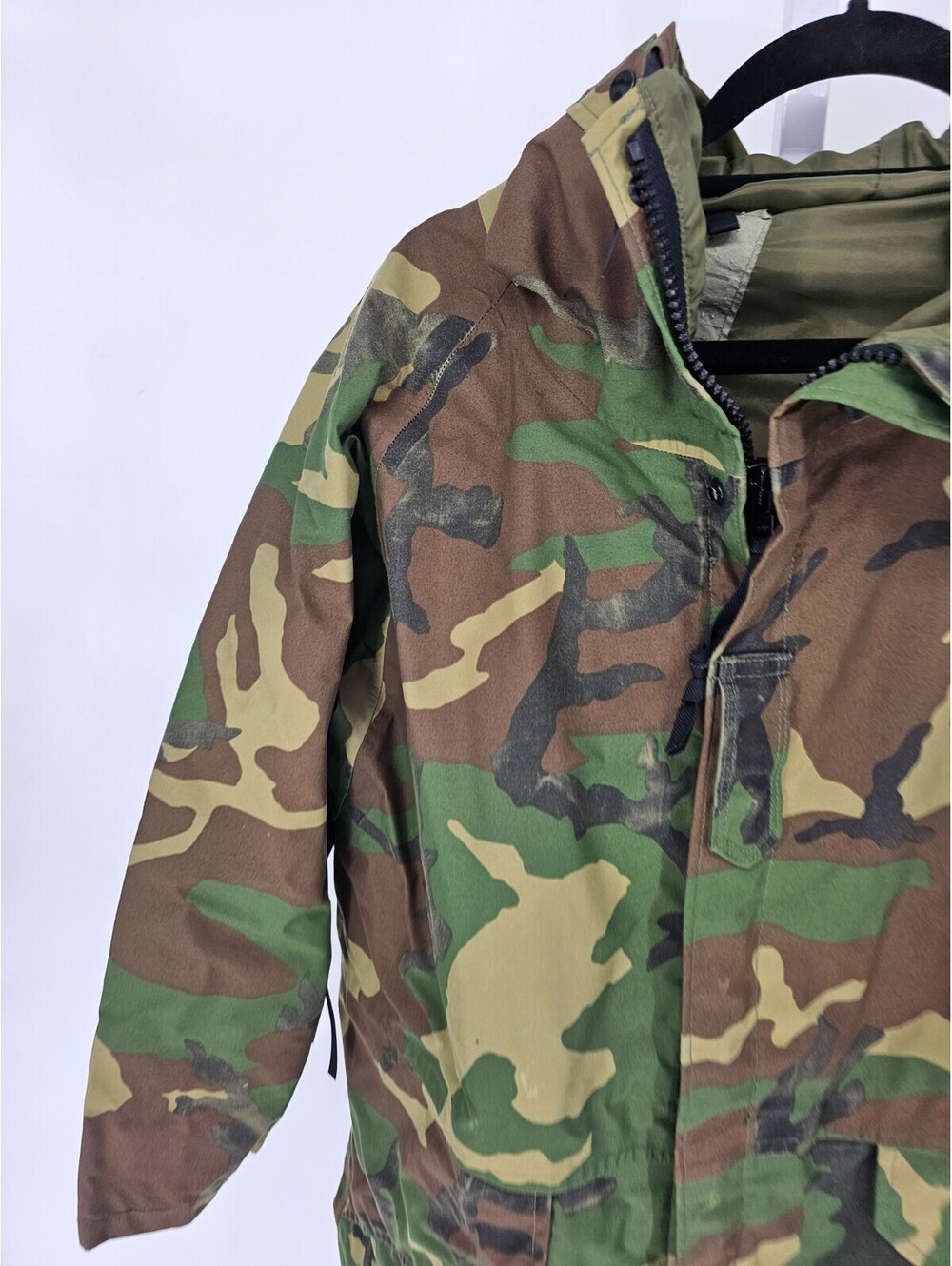 US Military Jacket Mens Medium Green Woodland Camo Cold Weather Parka Full Zip - Picture 2 of 4